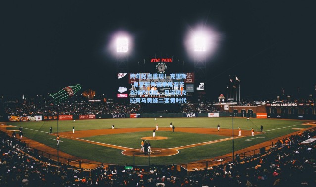 传奇起点重现！克里斯·保罗新秀赛季稀有签名球衣惊现，见证俄克拉荷马黄蜂二客黄时代